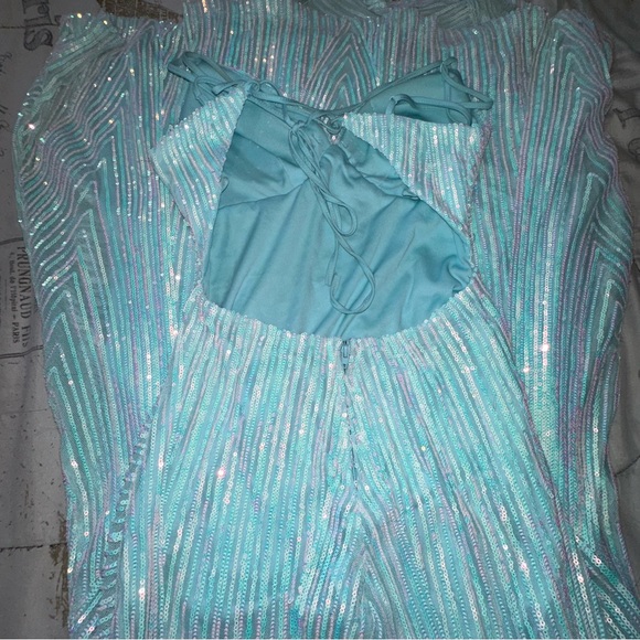 Windsor turquoise mermaid sequin prom dress - Picture 8 of 10